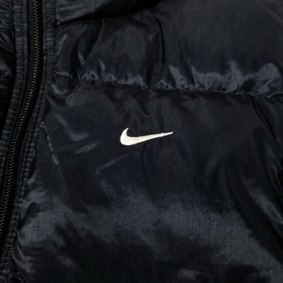 Nike Black Puffer Vest - Picture 4 of 7